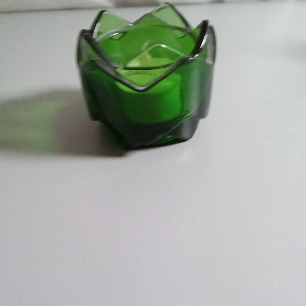 Avon Vintage Green Glass Lotus Flower Tea Light Votive Candle Holder 3 inch